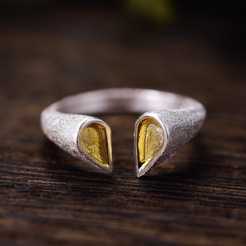 Golden Heart - Adjustable Ring - MetalVoque