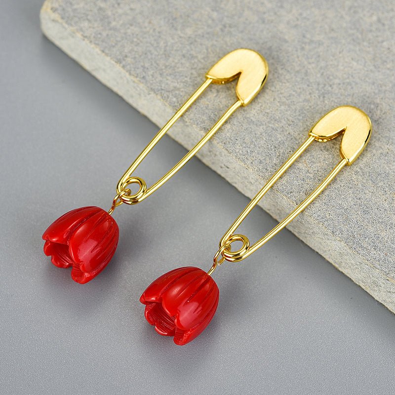 La Vie en Rose - Pin Earrings