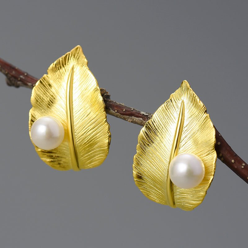 Pearly Leaf - Stud Earrings