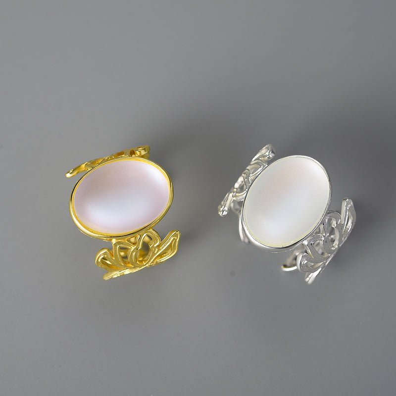 Big Classical Moonstone - Adjustable Ring