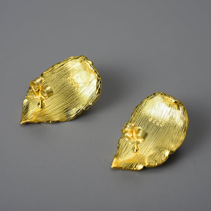 Pearly Leaf - Stud Earrings