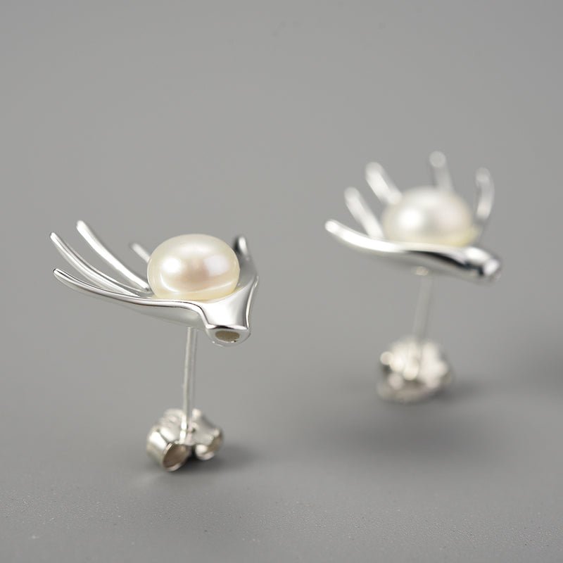 Pearl Hands - Stud Earrings | NEW