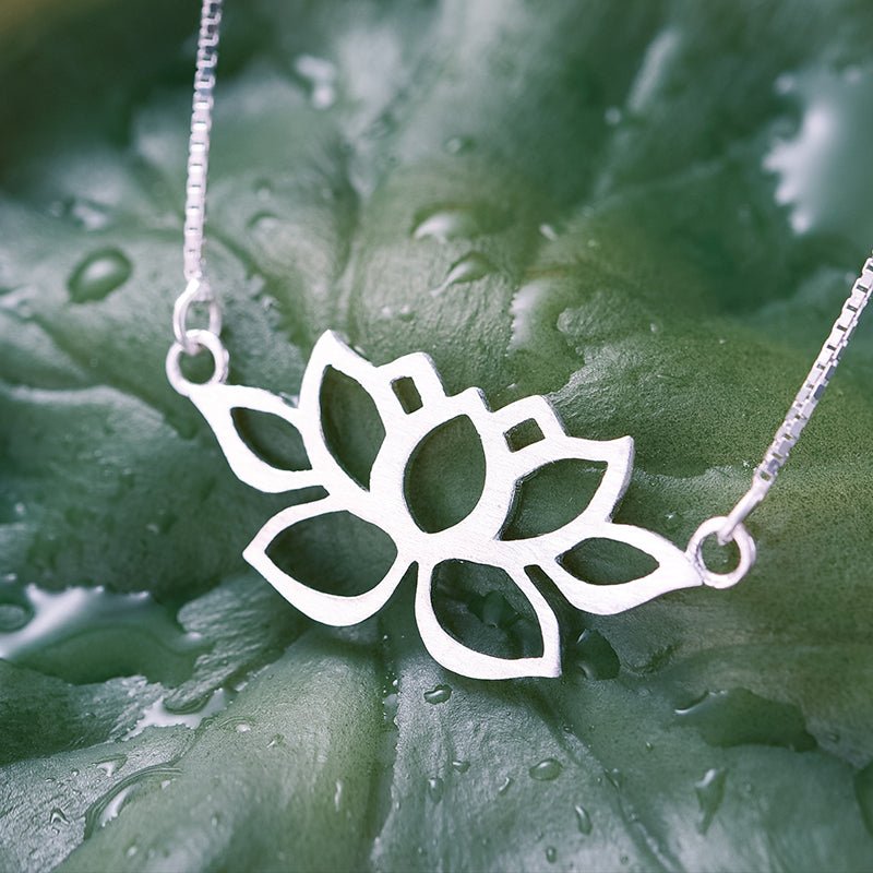 Minimal Lotus - Handmade Necklace | NEW - MetalVoque