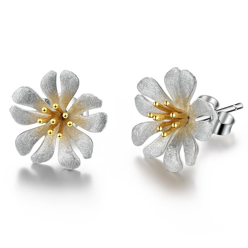 Dainty Daisy - Stud Earrings