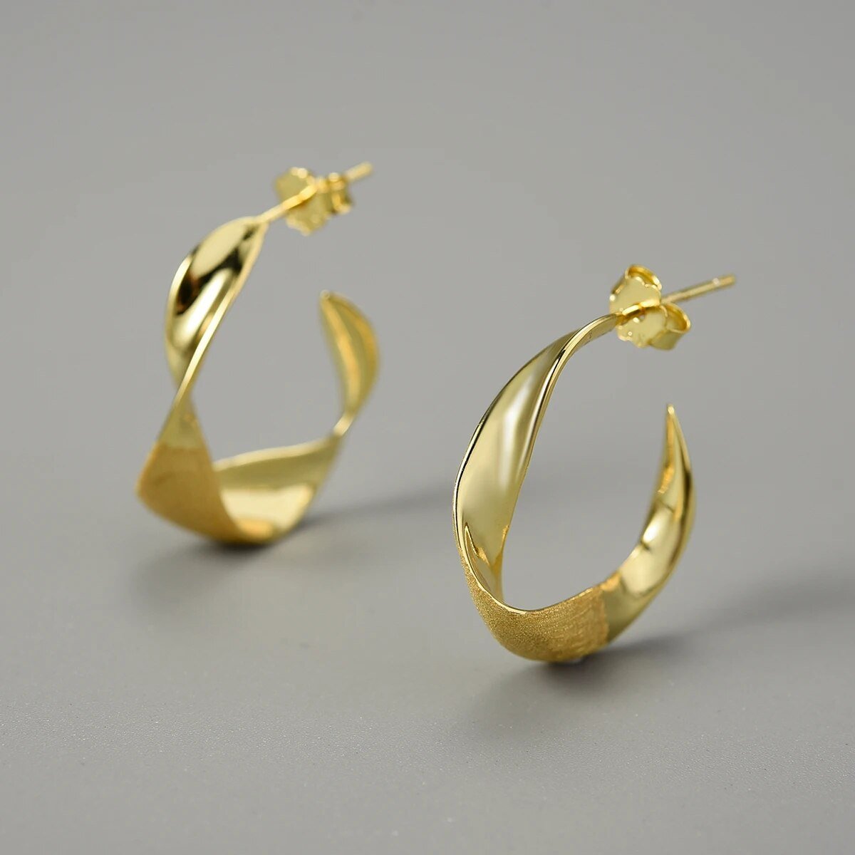 Curled Leaf  - Hoop Earrings | NEW