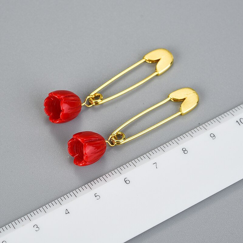 La Vie en Rose - Pin Earrings