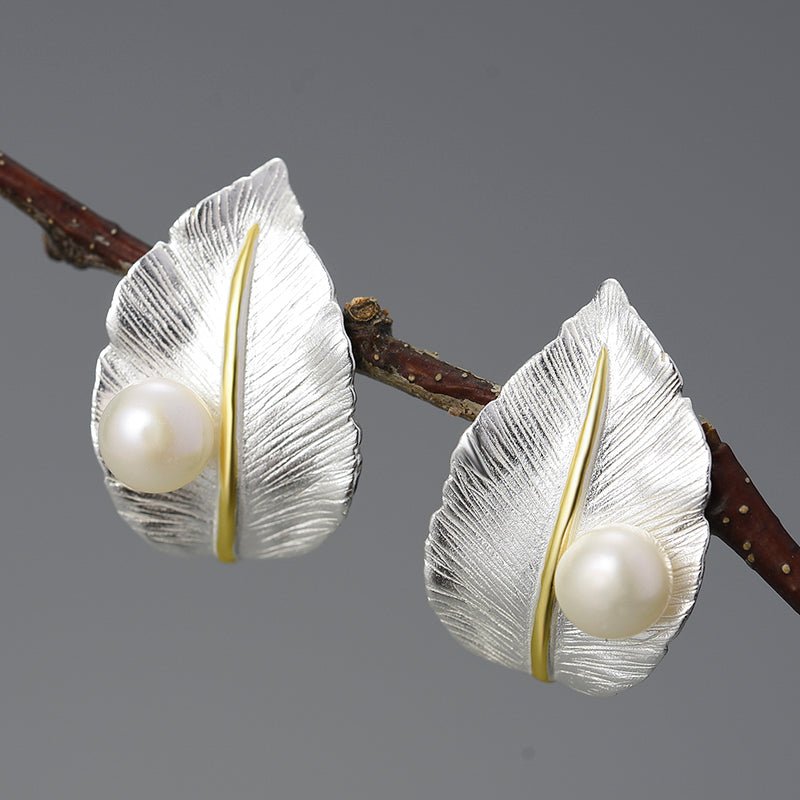 Pearly Leaf - Stud Earrings