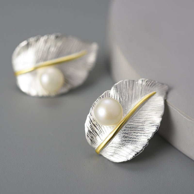 Pearly Leaf - Stud Earrings