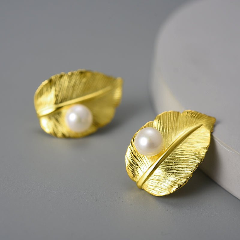 Pearly Leaf - Stud Earrings