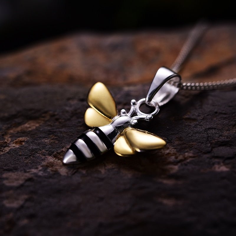 Lovely Honeybee - Handmade Pendant - MetalVoque